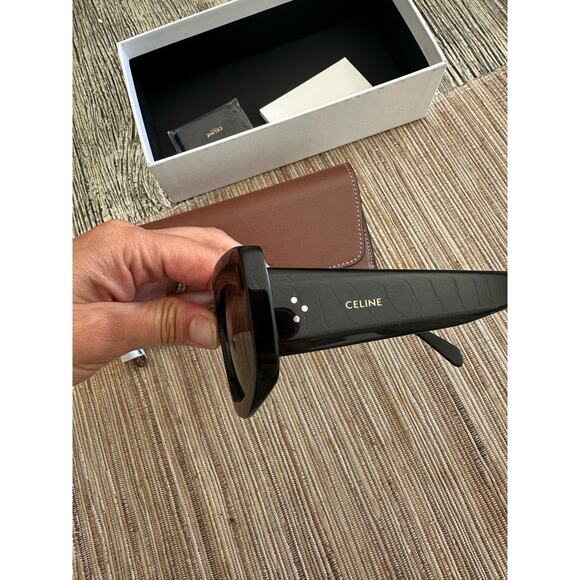 Celine CL40277i 01 Sunglasses NWT Black - Picture 3 of 9